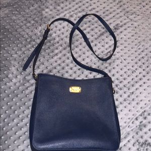 Michale Kors Messenger Style Bag